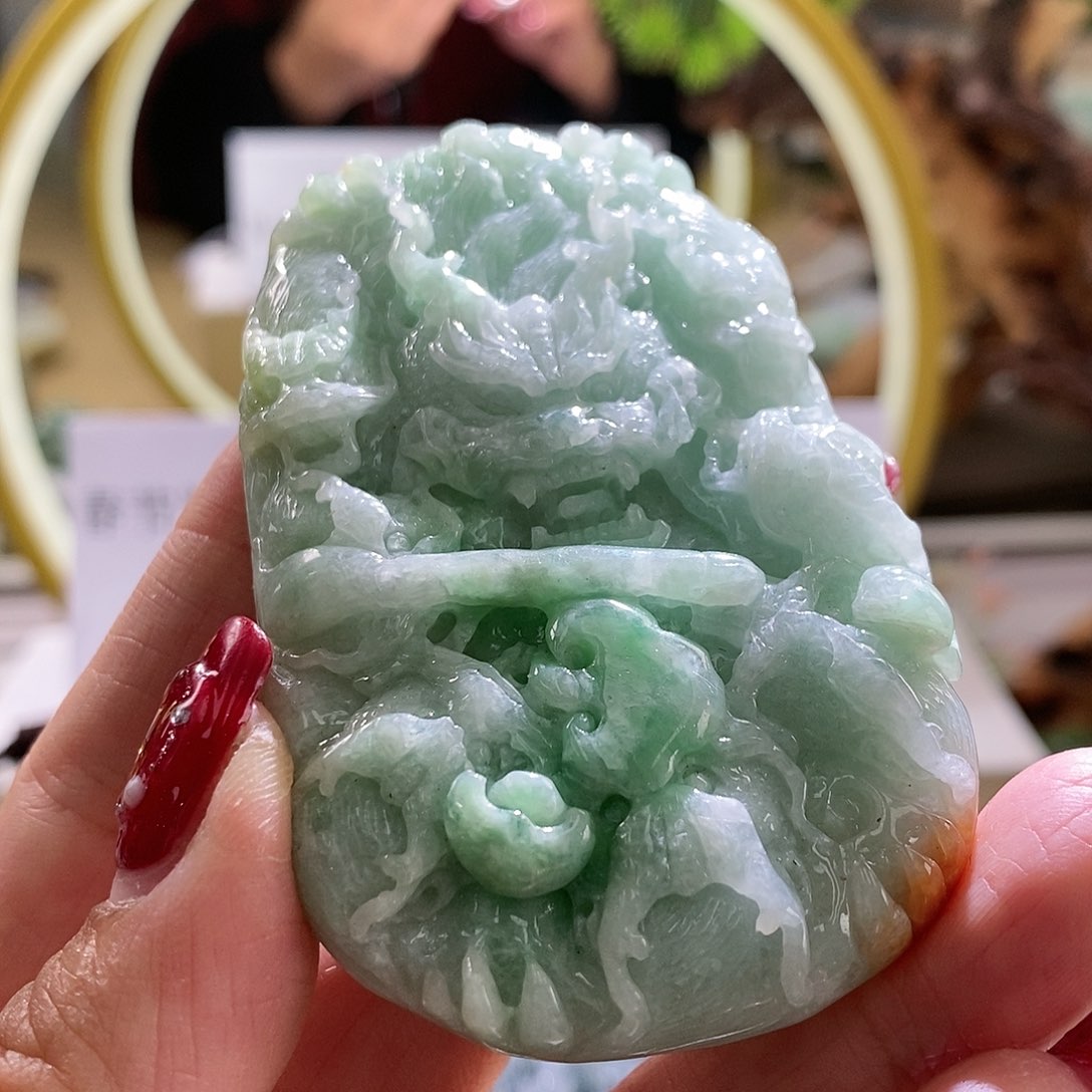 【闪购商品】翡翠颈饰未镶嵌龙牌