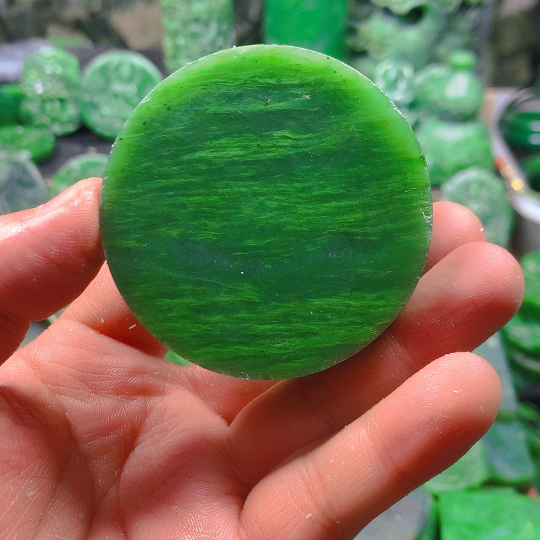 和田玉（碧玉）未镶嵌珠宝奇石