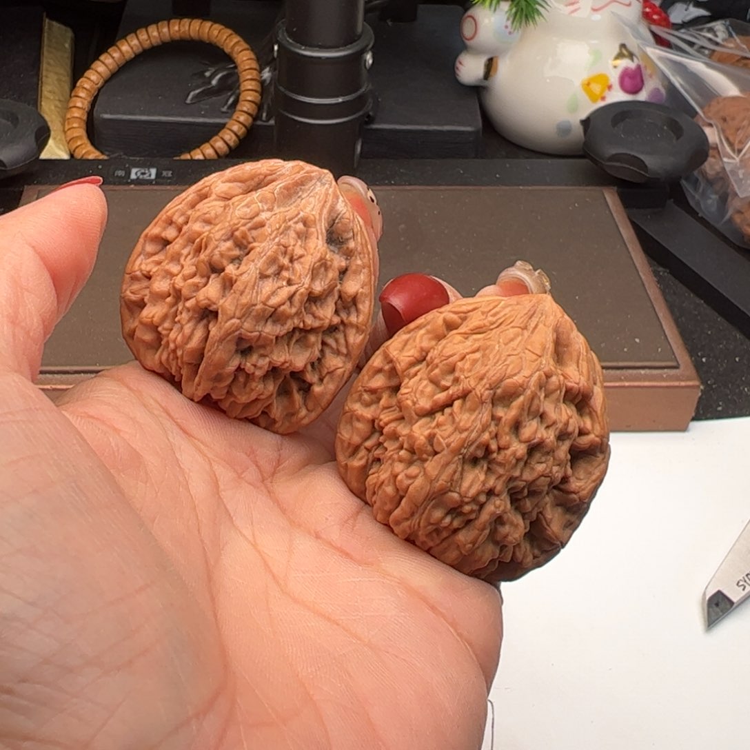 文玩核桃吊坠滢虎头王40