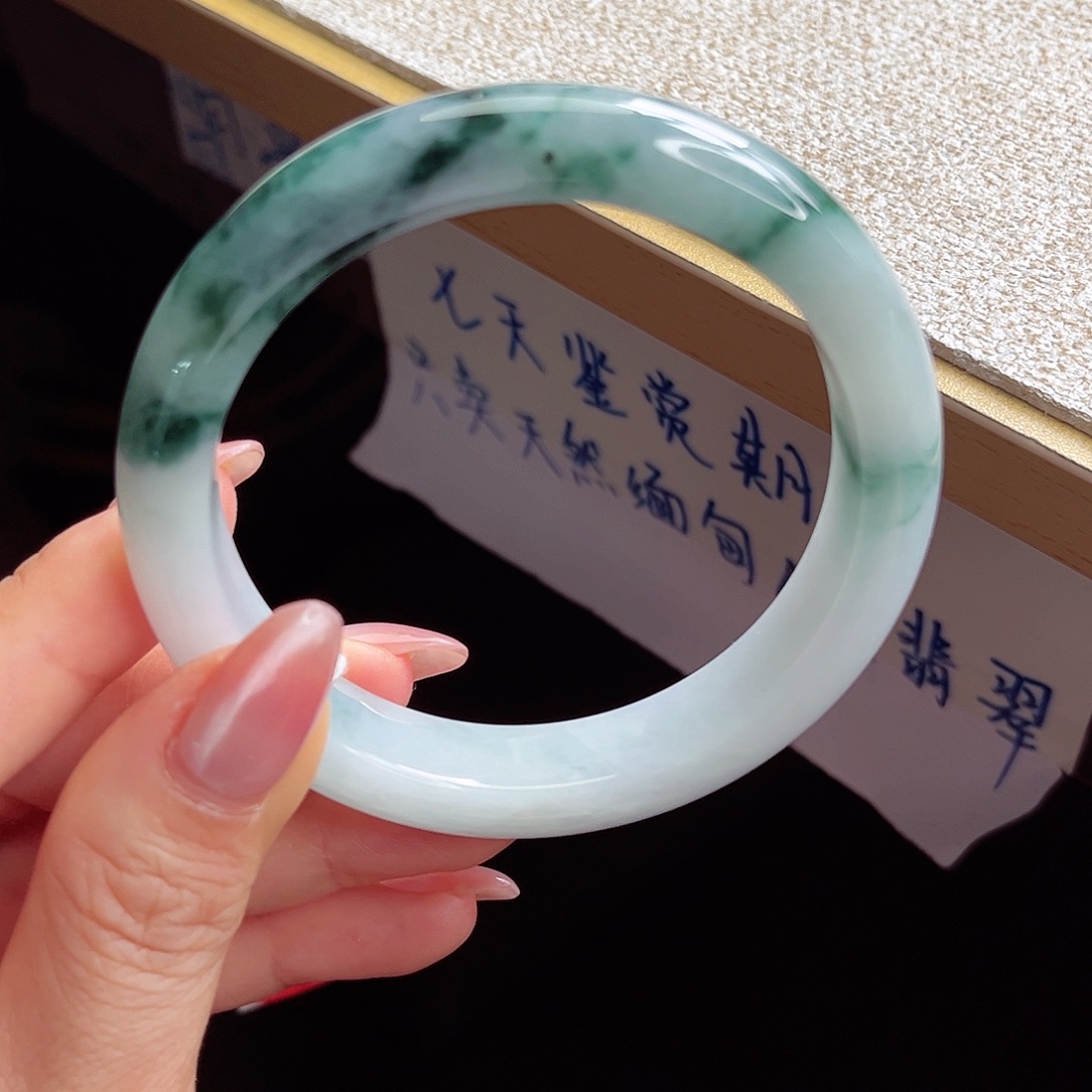 翡翠未镶嵌手镯手镯