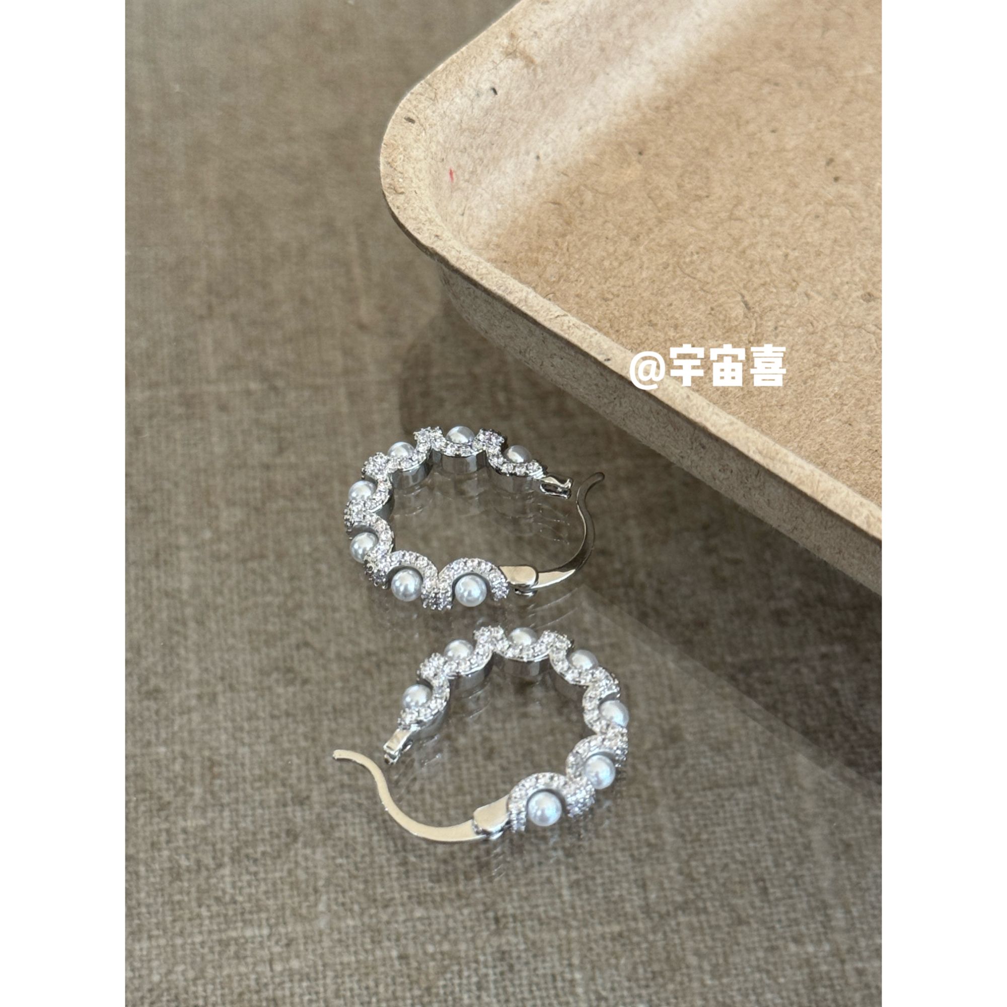 铜合金仿珍珠耳饰 I2-672【贝珠白锆m形耳圈耳扣（银色）】