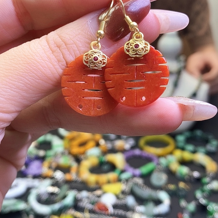 翡翠未镶嵌吊坠(赠链)一对