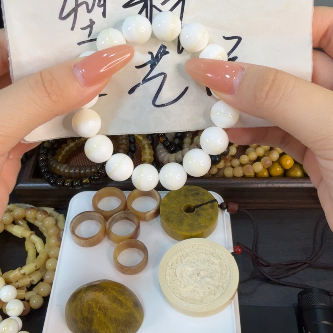 塑料创意饰品工艺品cc