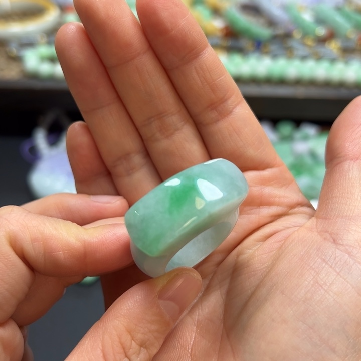 翡翠戒指未镶嵌戒指
