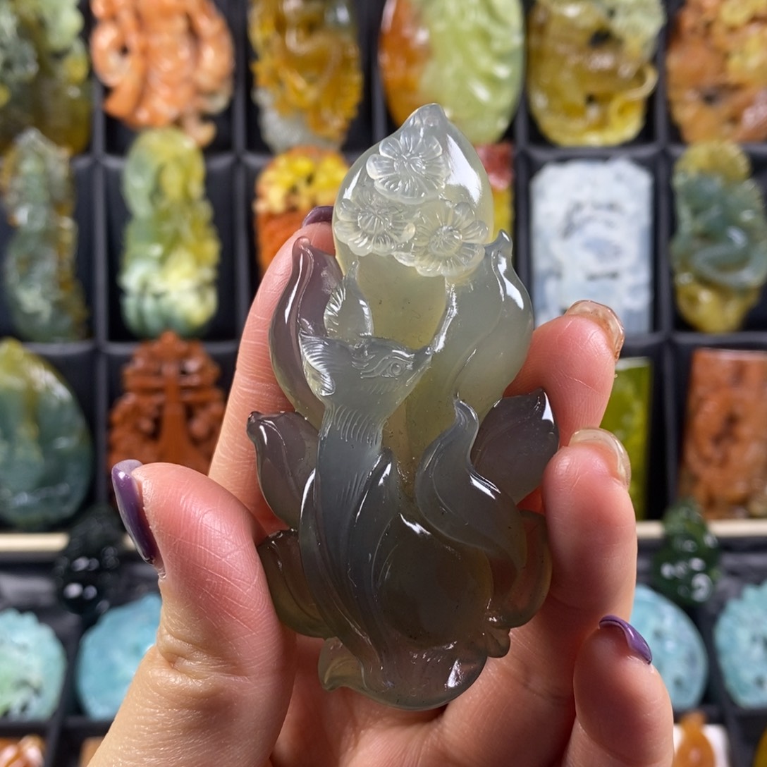 蛇纹石玉颈饰合金