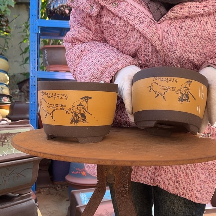 黄色放牛娃笔筒16+16