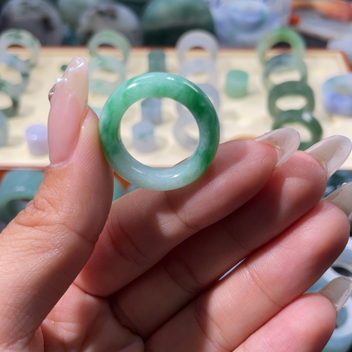 定制翡翠未镶嵌天然翡翠