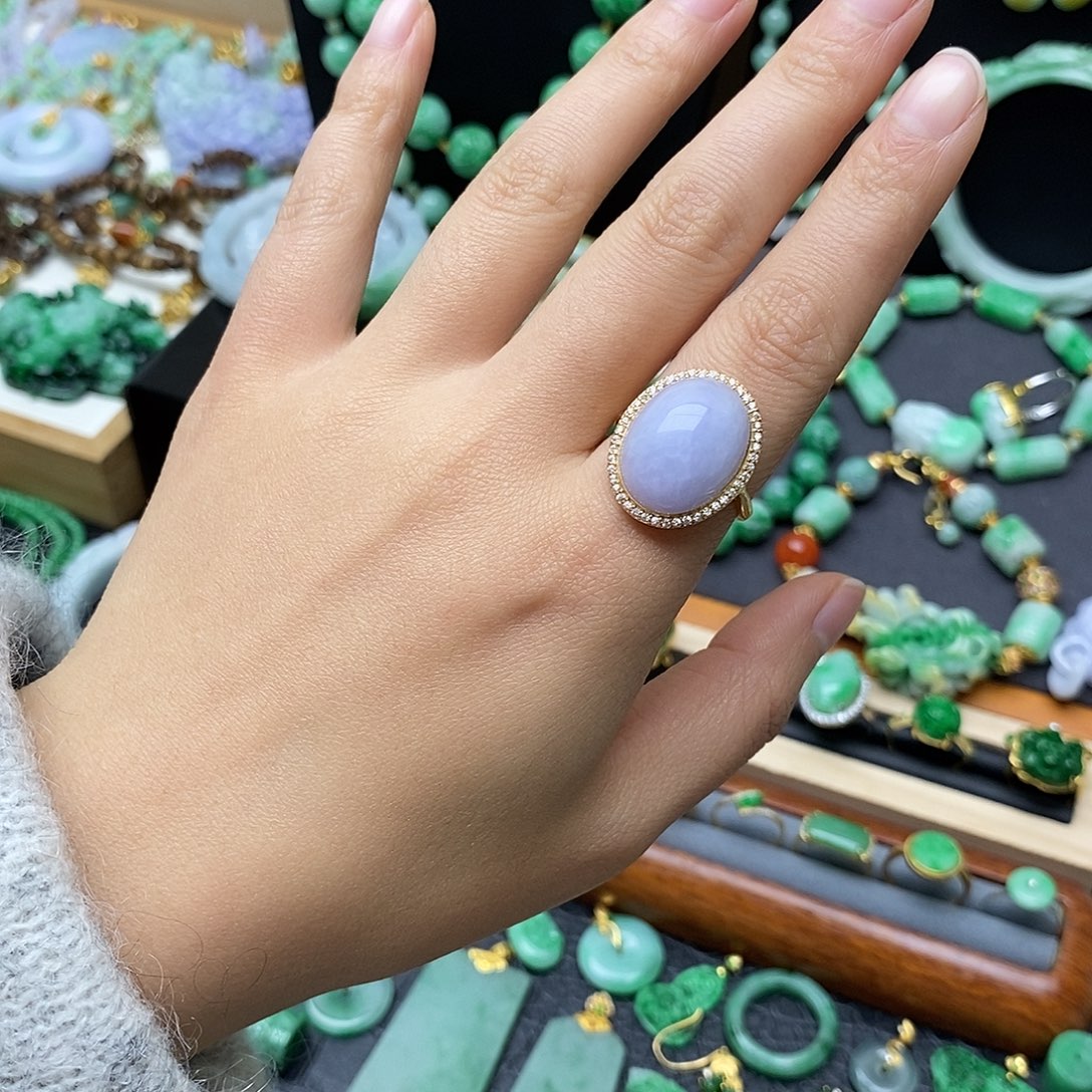 翡翠未镶嵌颈饰紫罗兰