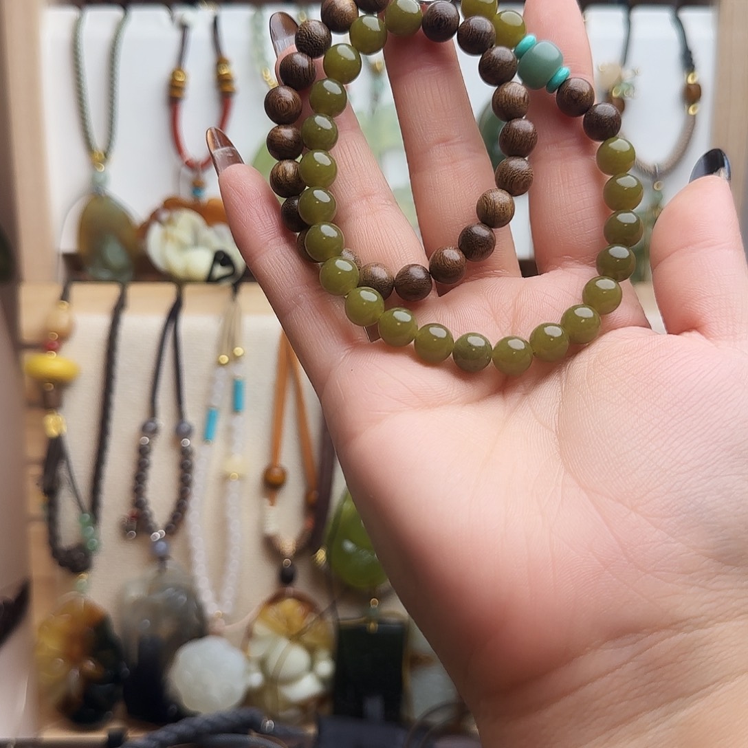 用***5蛇纹石玉合金颈饰