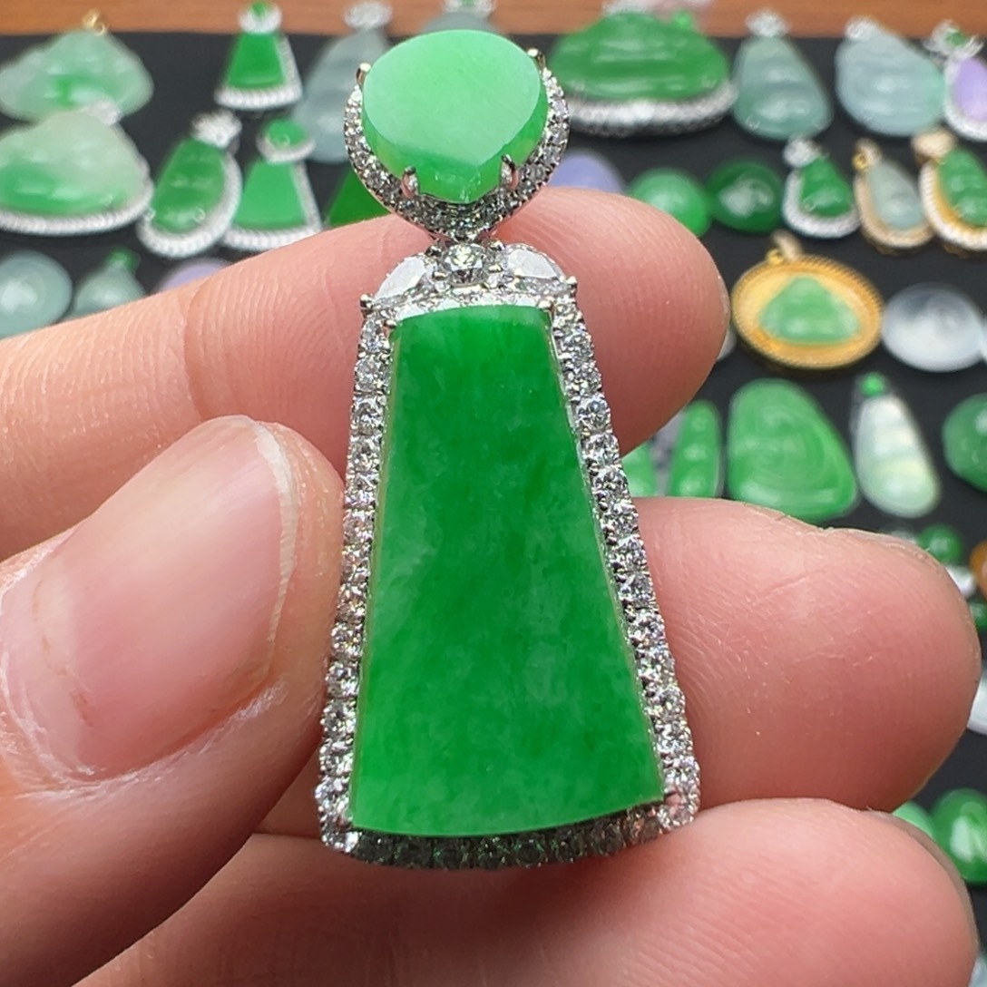 翡翠颈饰18K金镶嵌牌32