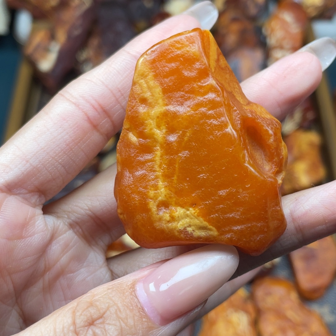 琥珀未镶嵌珠宝奇石