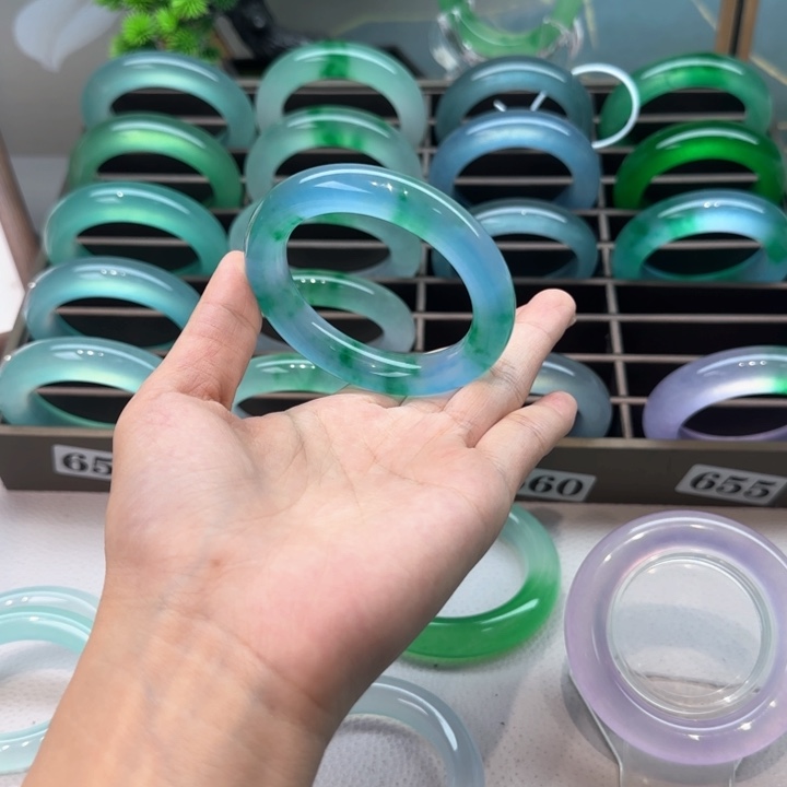 玉日***辰时尚冰飘花手镯999