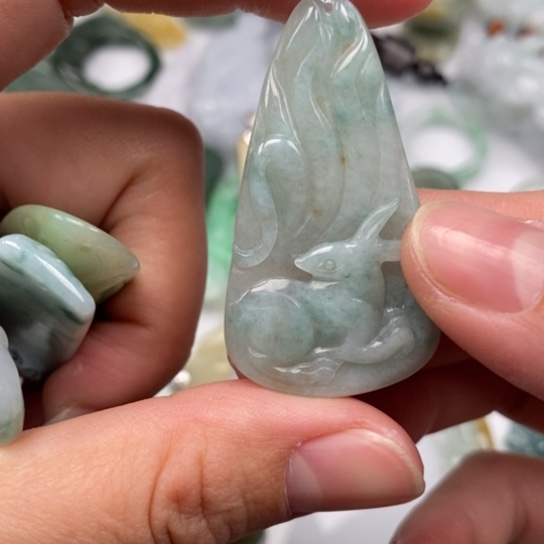 翡翠吊坠(不含链)未镶嵌