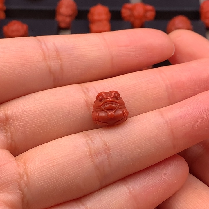 南红玛瑙未镶嵌金蟾10MM+