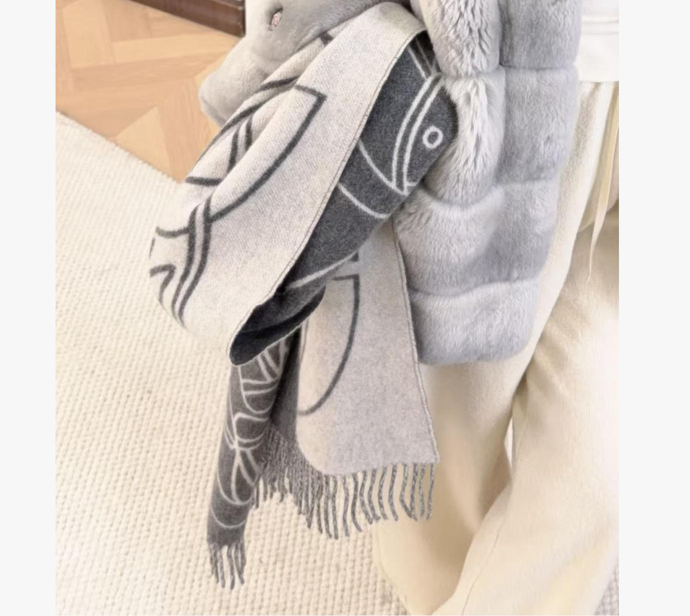 Qixiaoyao “时尚标配”高端羊毛提花刺绣保暖围巾秋冬#YTMDS02338