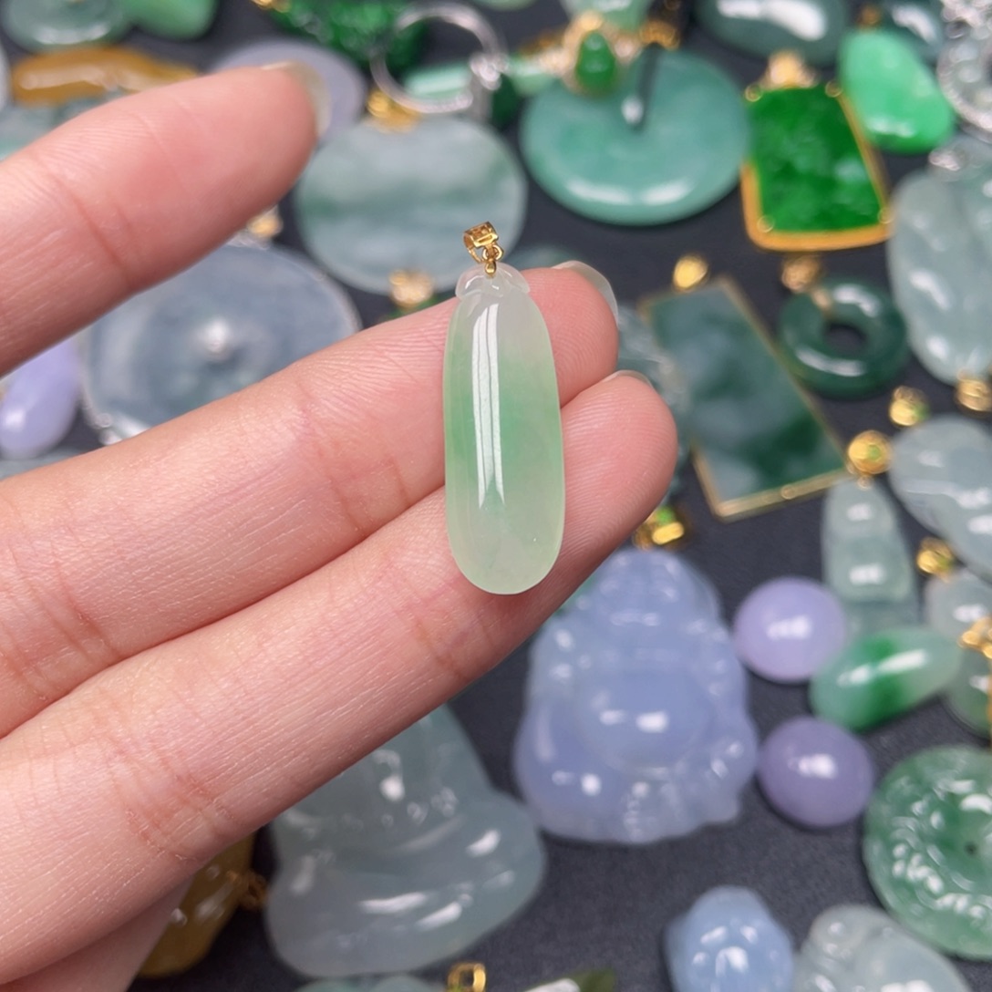 翡翠颈饰18K金镶嵌翡翠