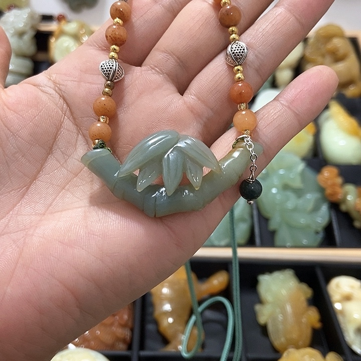 蛇纹石玉未镶嵌挂件知*乐