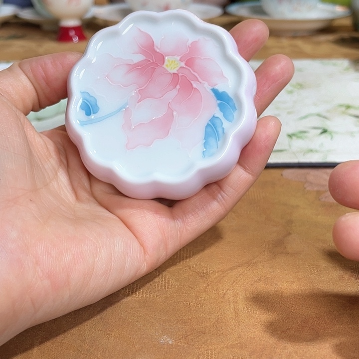 【闪购商品】国色惊城云朵盖置哈哈