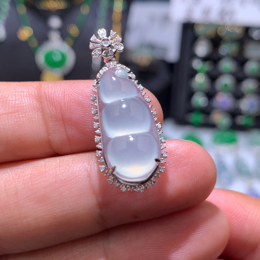 翡翠18K金镶嵌吊坠(赠链)