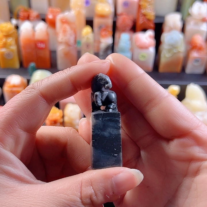 老挝石印石1.6厘米，黑马