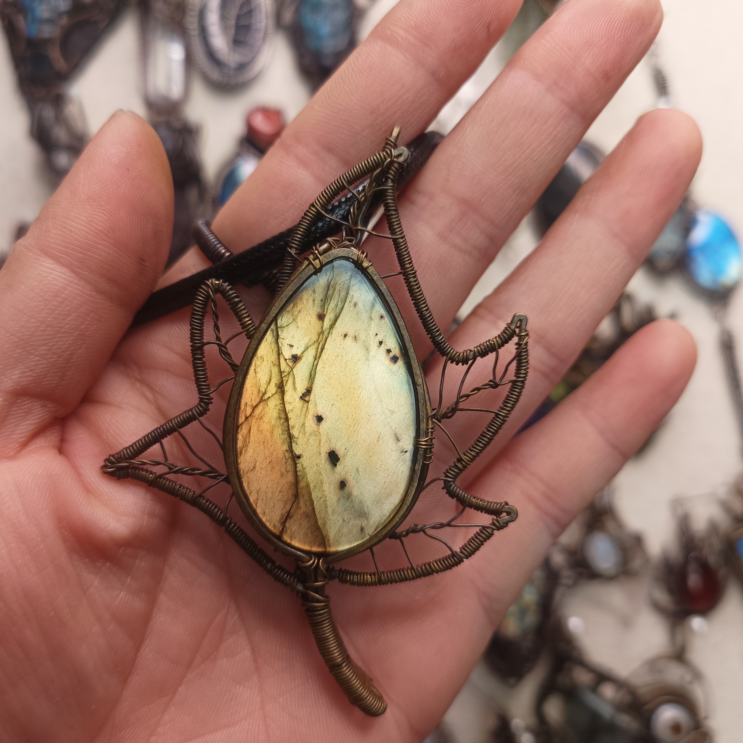 手工编织哥特风格饰品