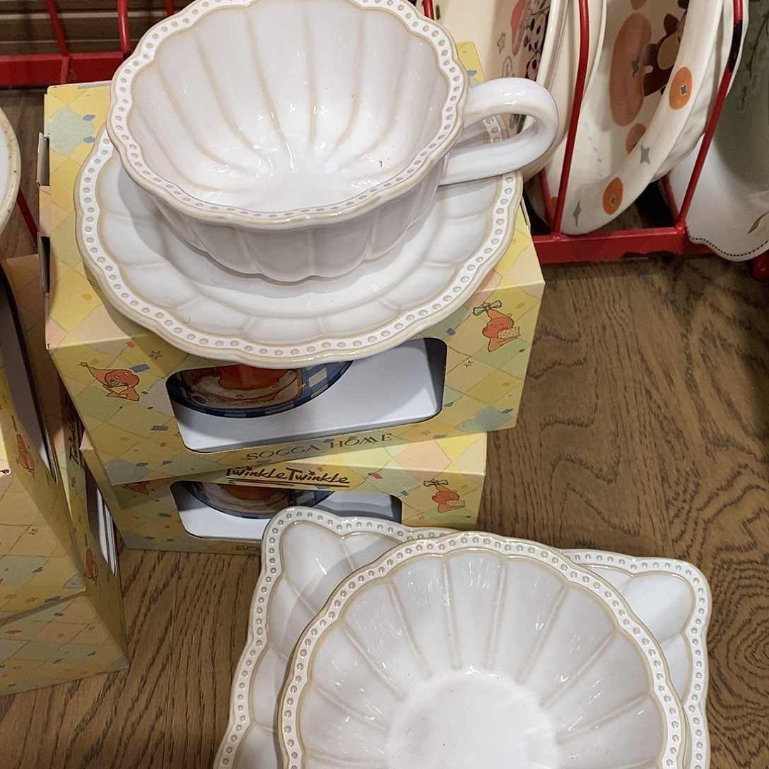 陶瓷花边餐具套装