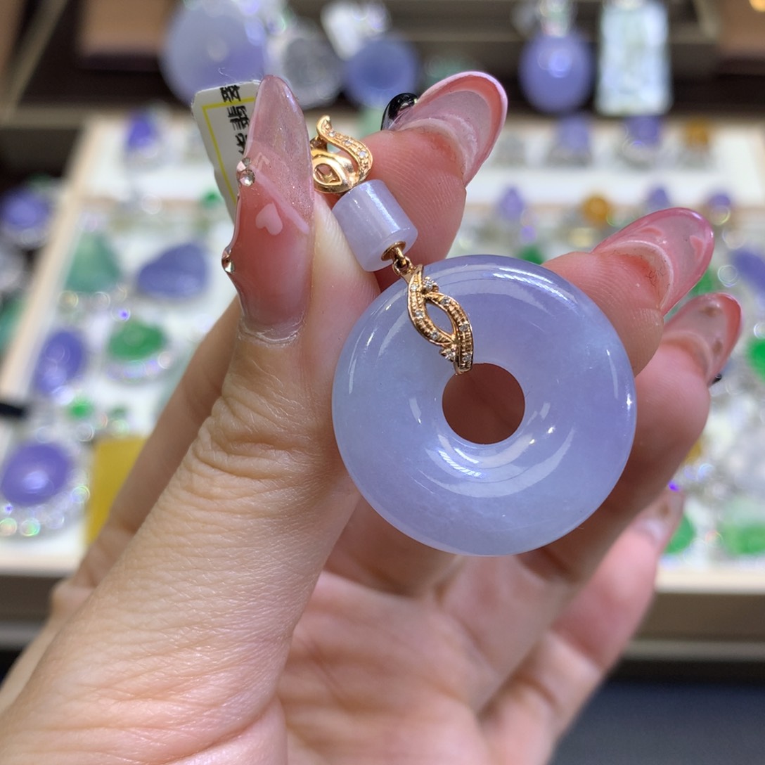 翡翠颈饰18K金镶嵌翡翠