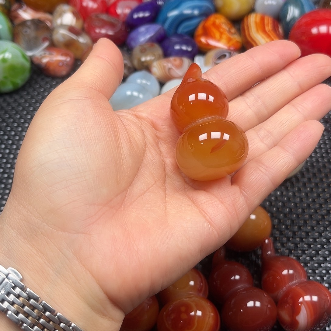 人***爱玛瑙/玉髓未镶嵌珠宝奇石