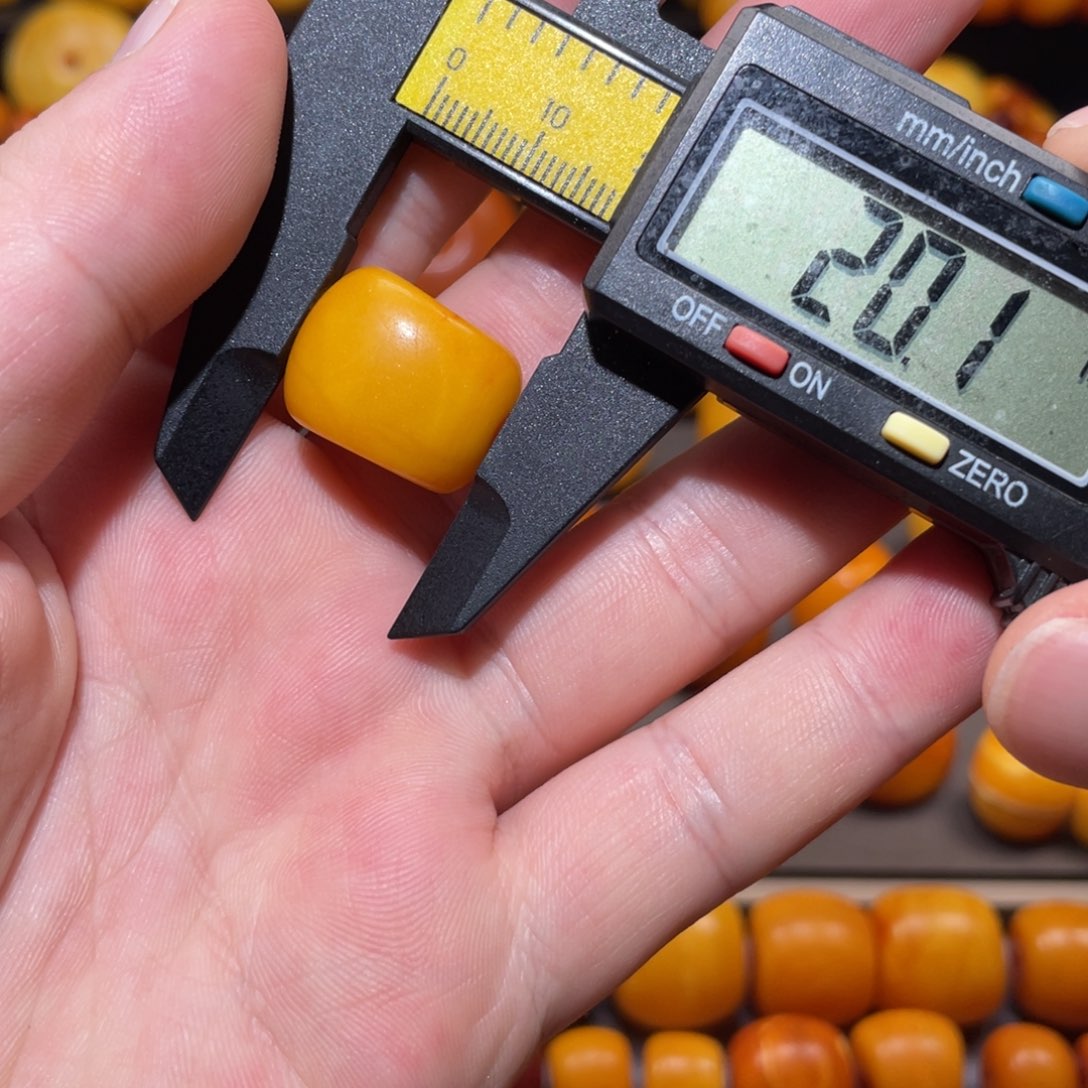 未镶嵌琥珀裸石三通