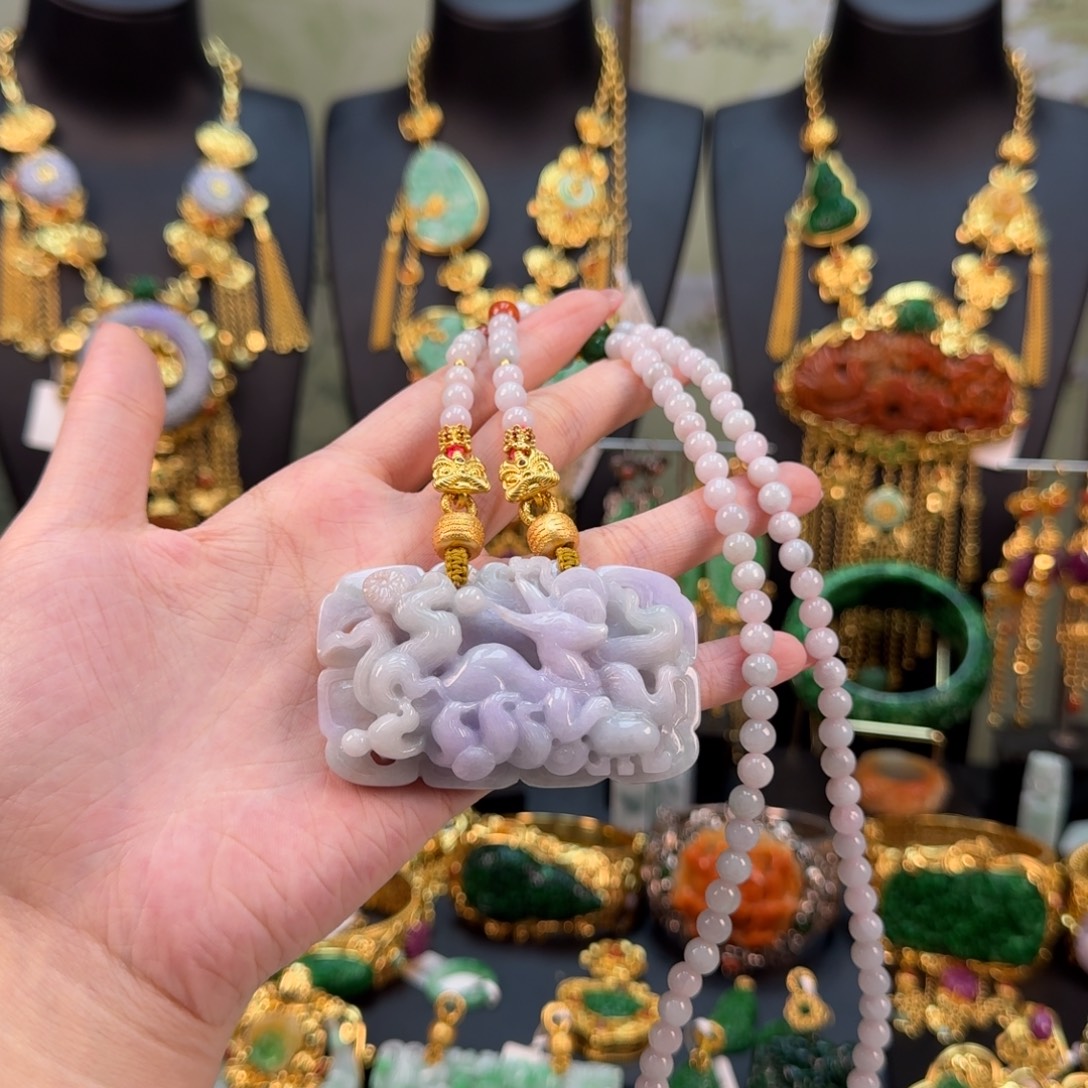 翡翠未镶嵌颈饰福利吊坠套装