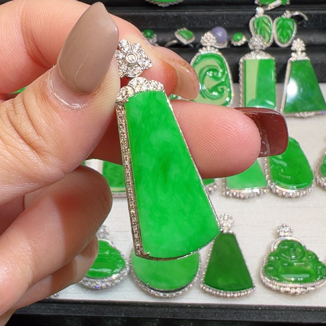 翡翠18K金镶嵌吊坠(不含链)