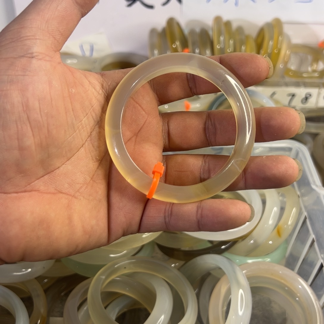 玛瑙/玉髓手镯未镶嵌