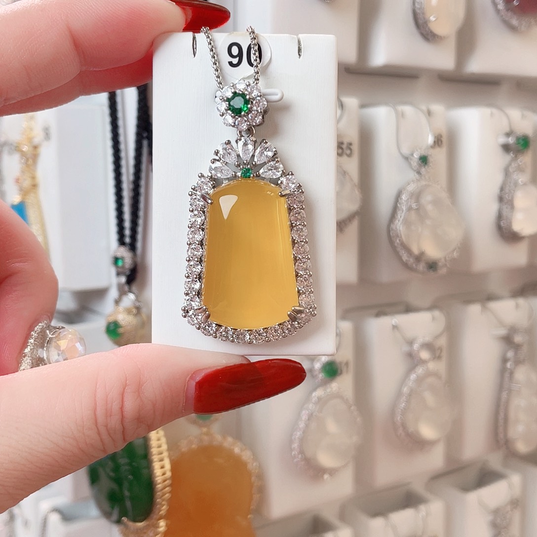 玛瑙/玉髓吊坠(赠链)未镶嵌