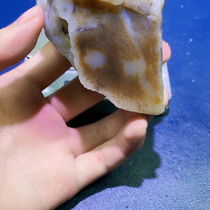 昆***哥未镶嵌和田玉（糖玉）珠宝半成品