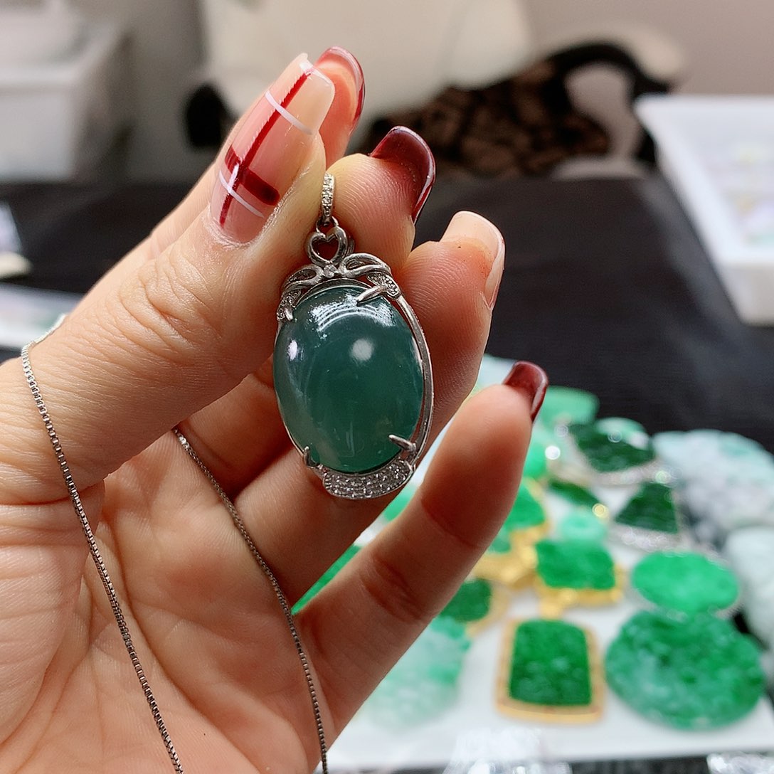 【闪购商品】翡翠吊坠(赠链)银S925镶嵌