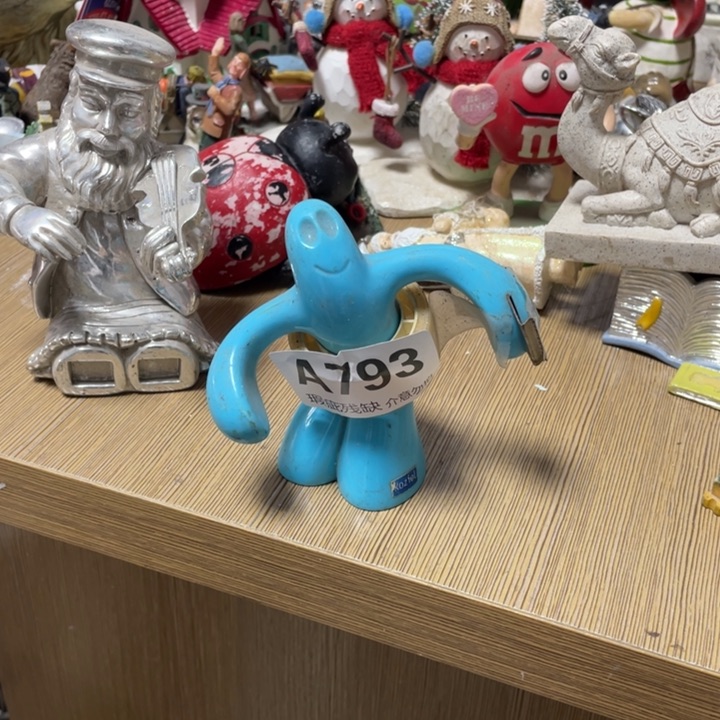 s***o摆件孤品老货微瑕瓷