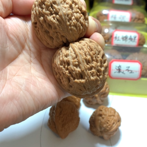 吊坠文玩核桃滚石货头