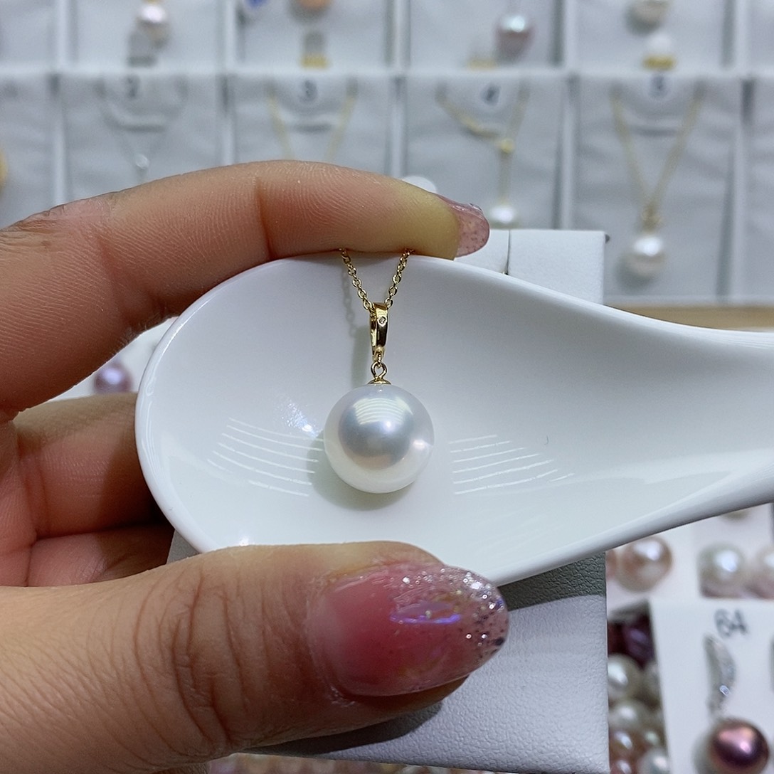 淡水珍珠吊坠(赠链)18K金镶嵌很****好