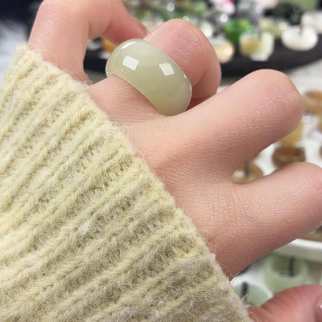 和田玉未镶嵌戒指S23奶绿轮胎17.5