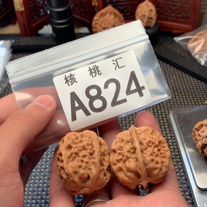 杜***克吊坠文玩核桃红莲