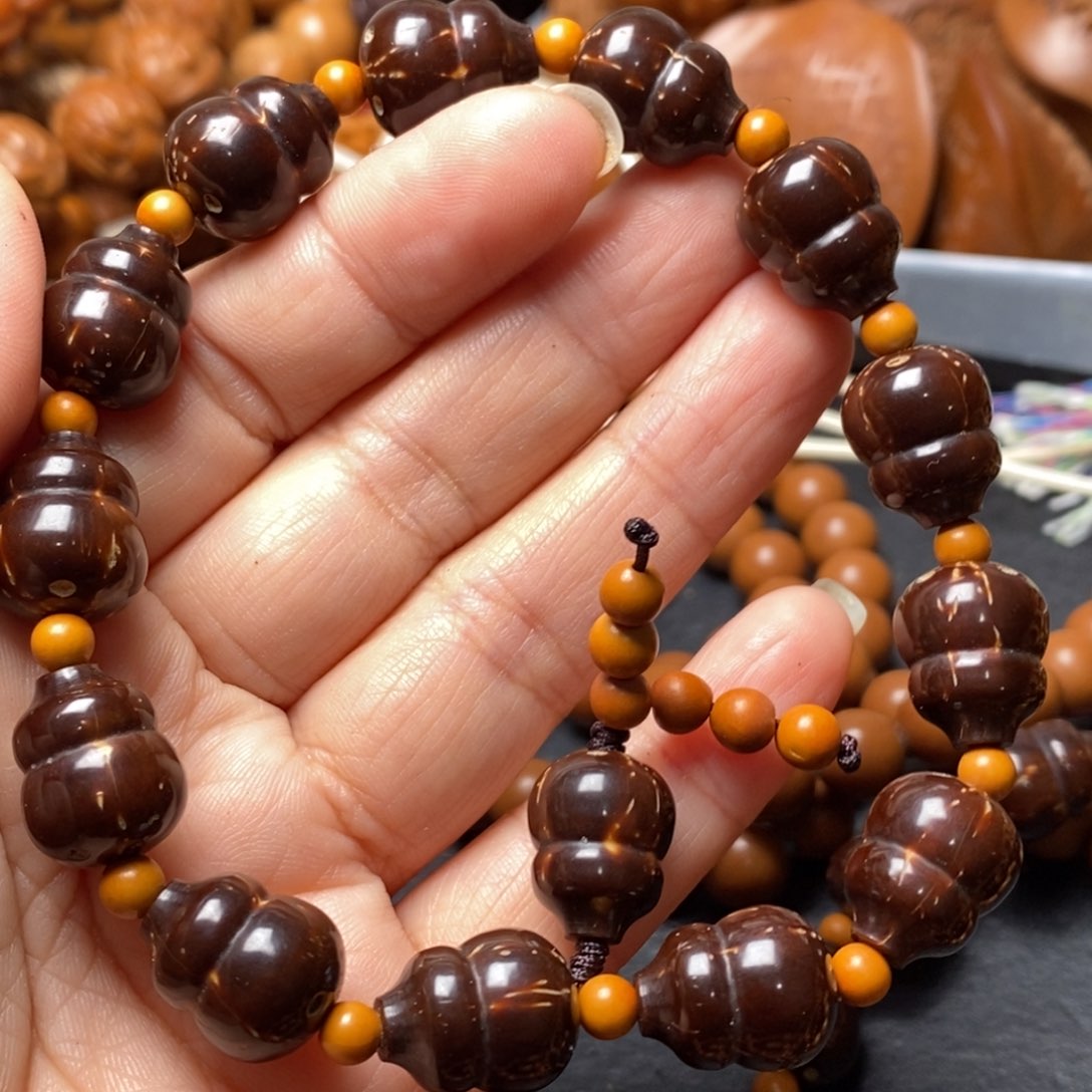 吊坠猴头核桃紫金