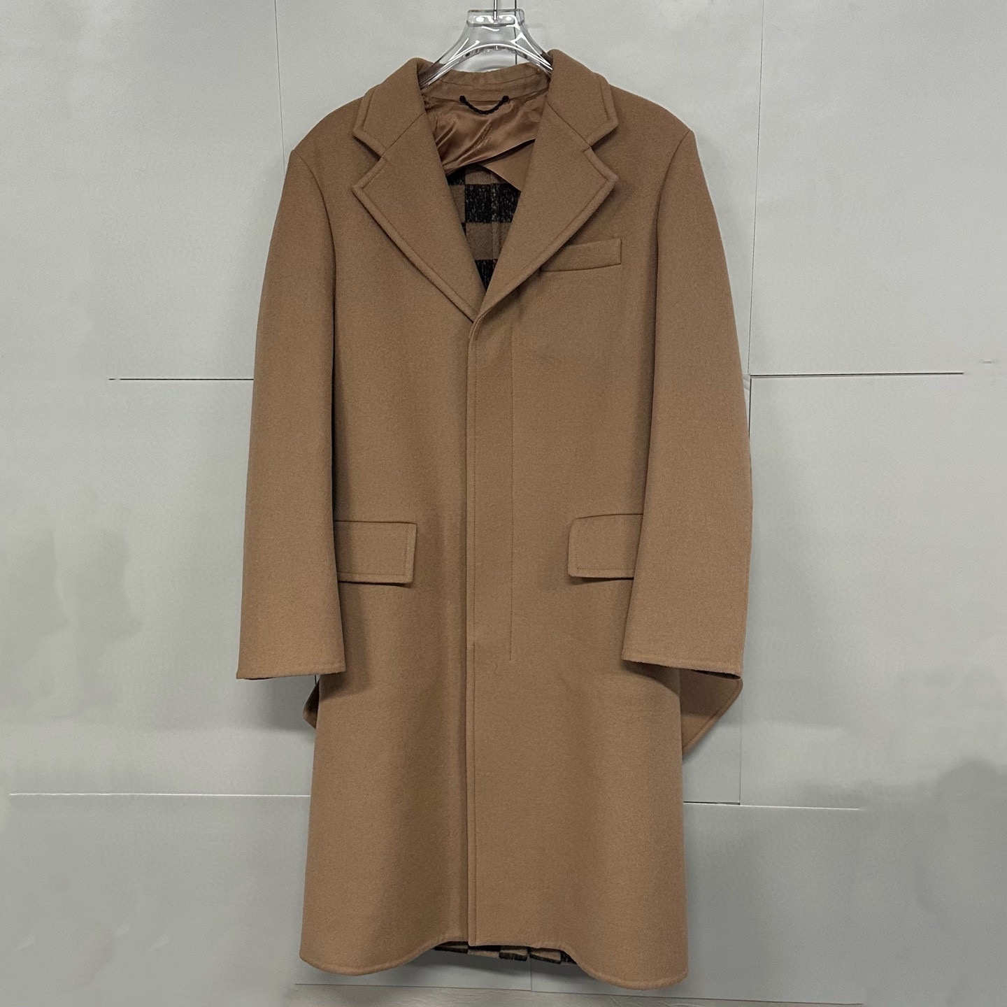 全新未使用  LV 棋盘格系带驼色羊毛大衣 48码 D14966