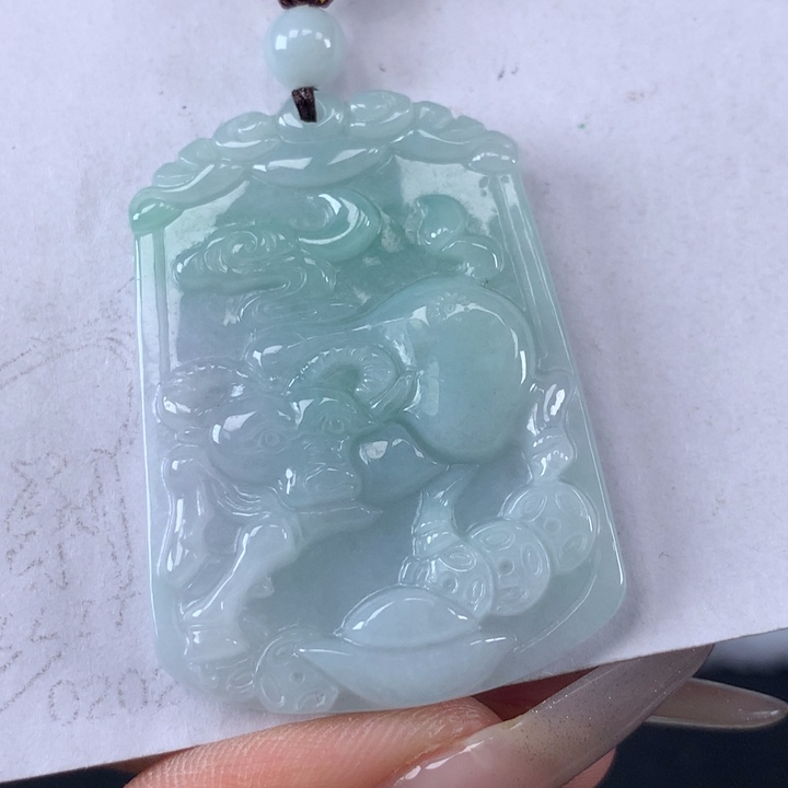 颈饰未镶嵌翡翠牛牌吊坠