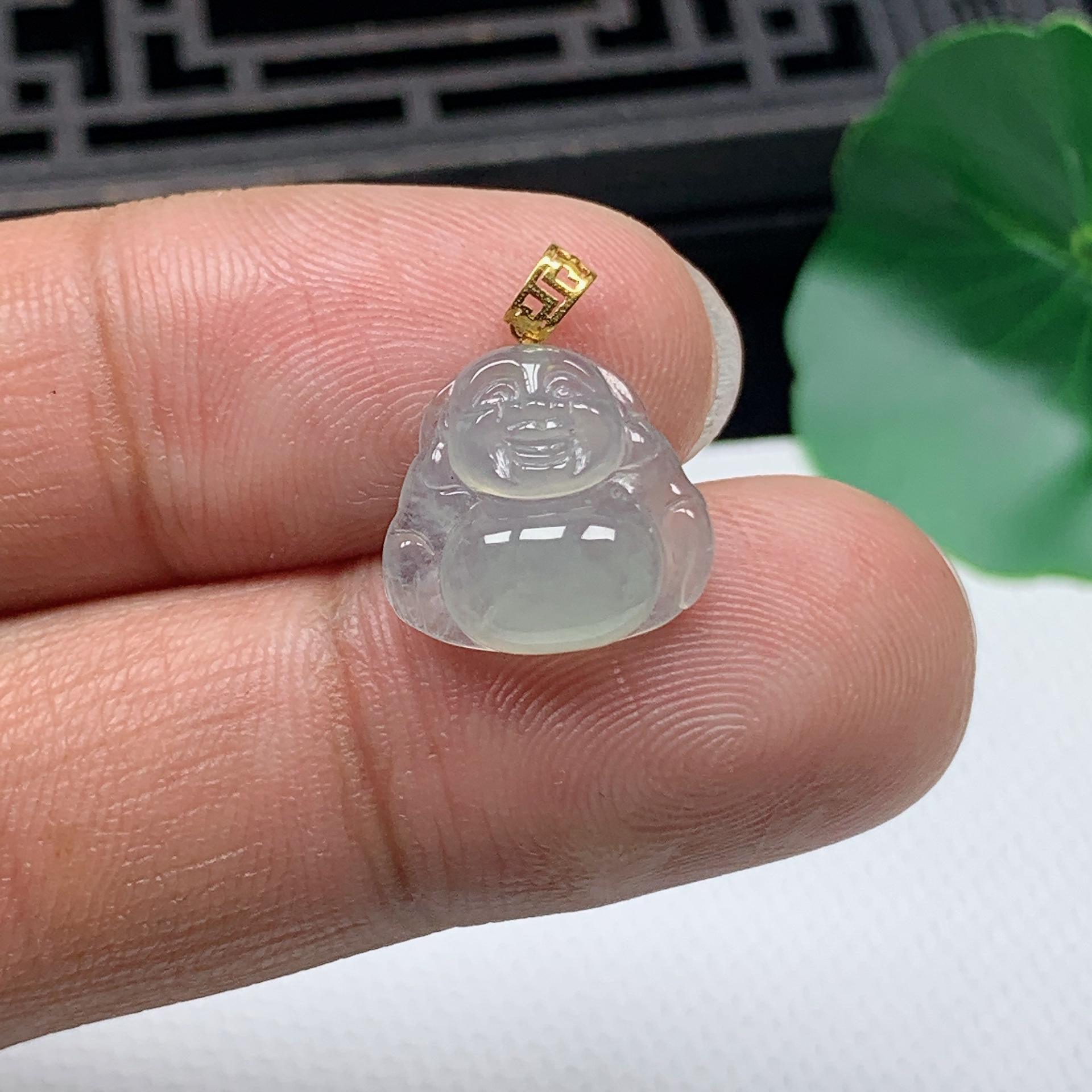 天然翡翠A货18K金扣精美冰透饱满小佛公吊坠尺寸12.7*13.8*4.8mm
