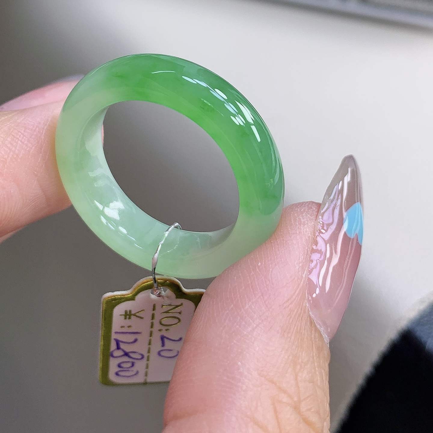 半山水飘阳绿缅甸翡翠玉戒指 20号 尺寸18.7-6.1-4.2mm