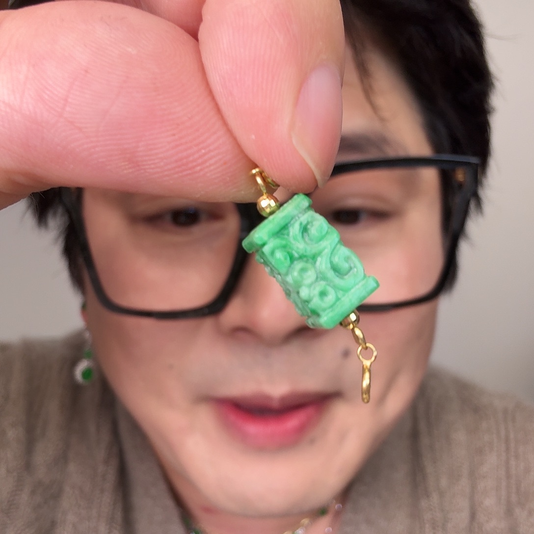 翡翠18K金镶嵌颈饰一件