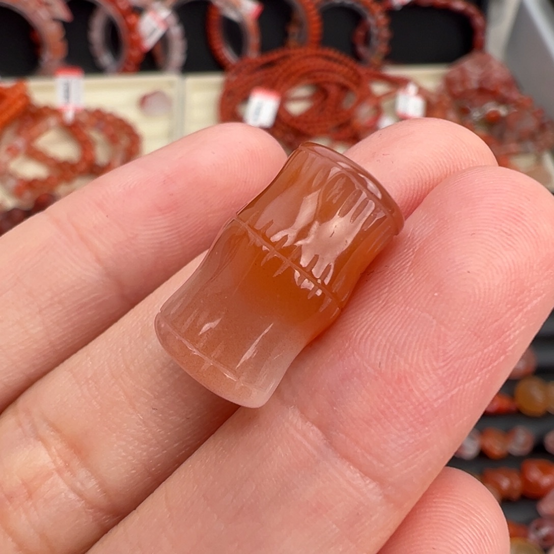 南红玛瑙未镶嵌颈饰