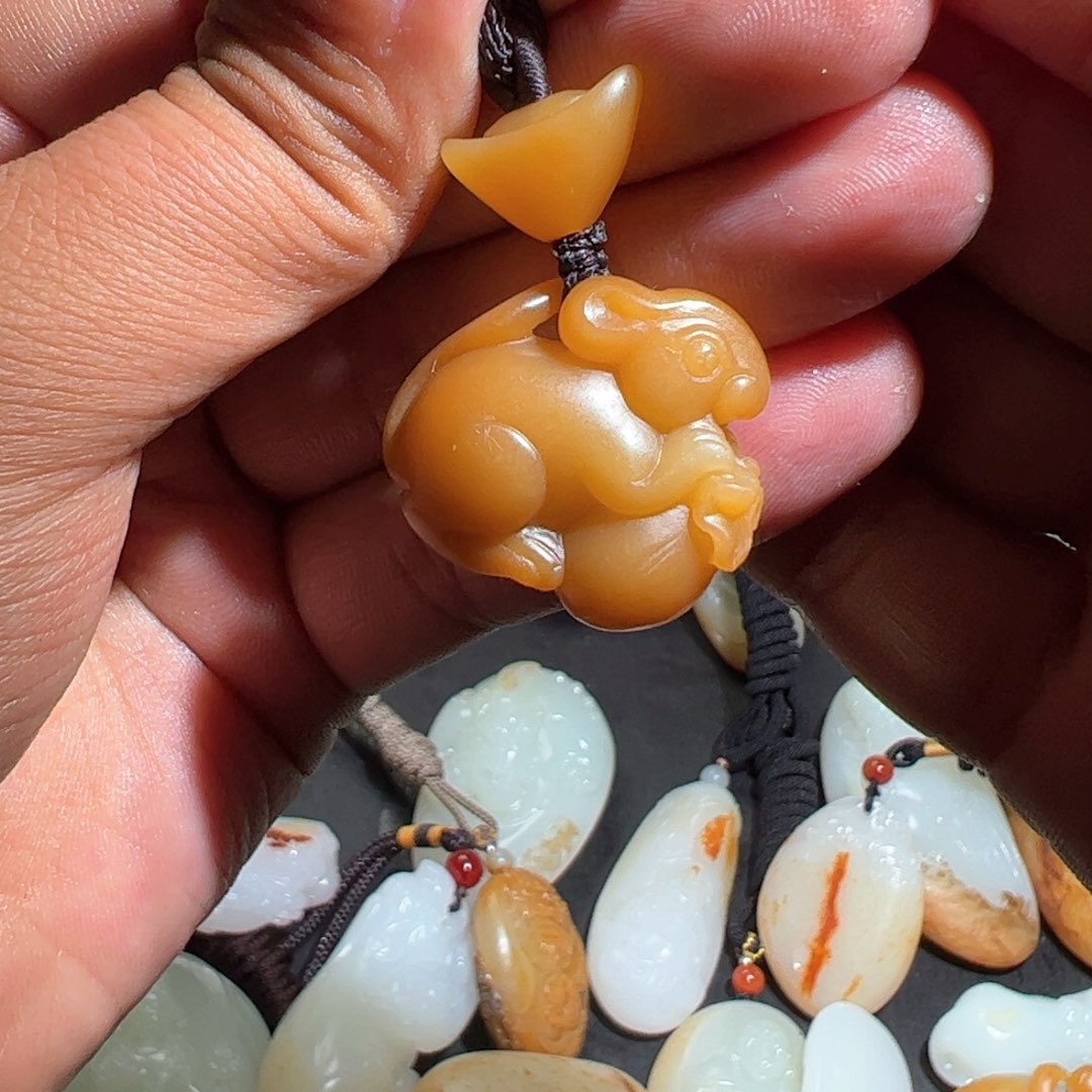 和田玉颈饰未镶嵌