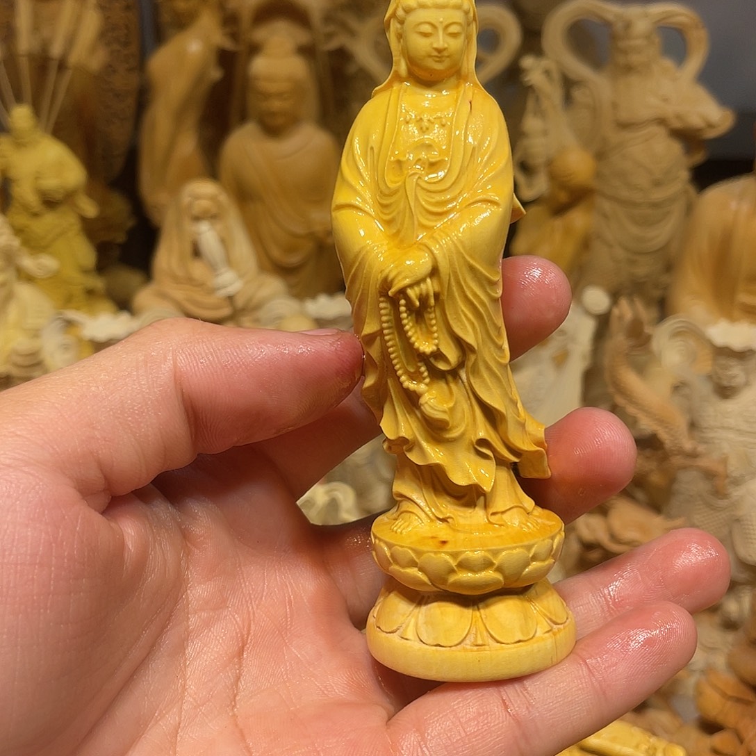 黄杨木小瑕疵念珠观音