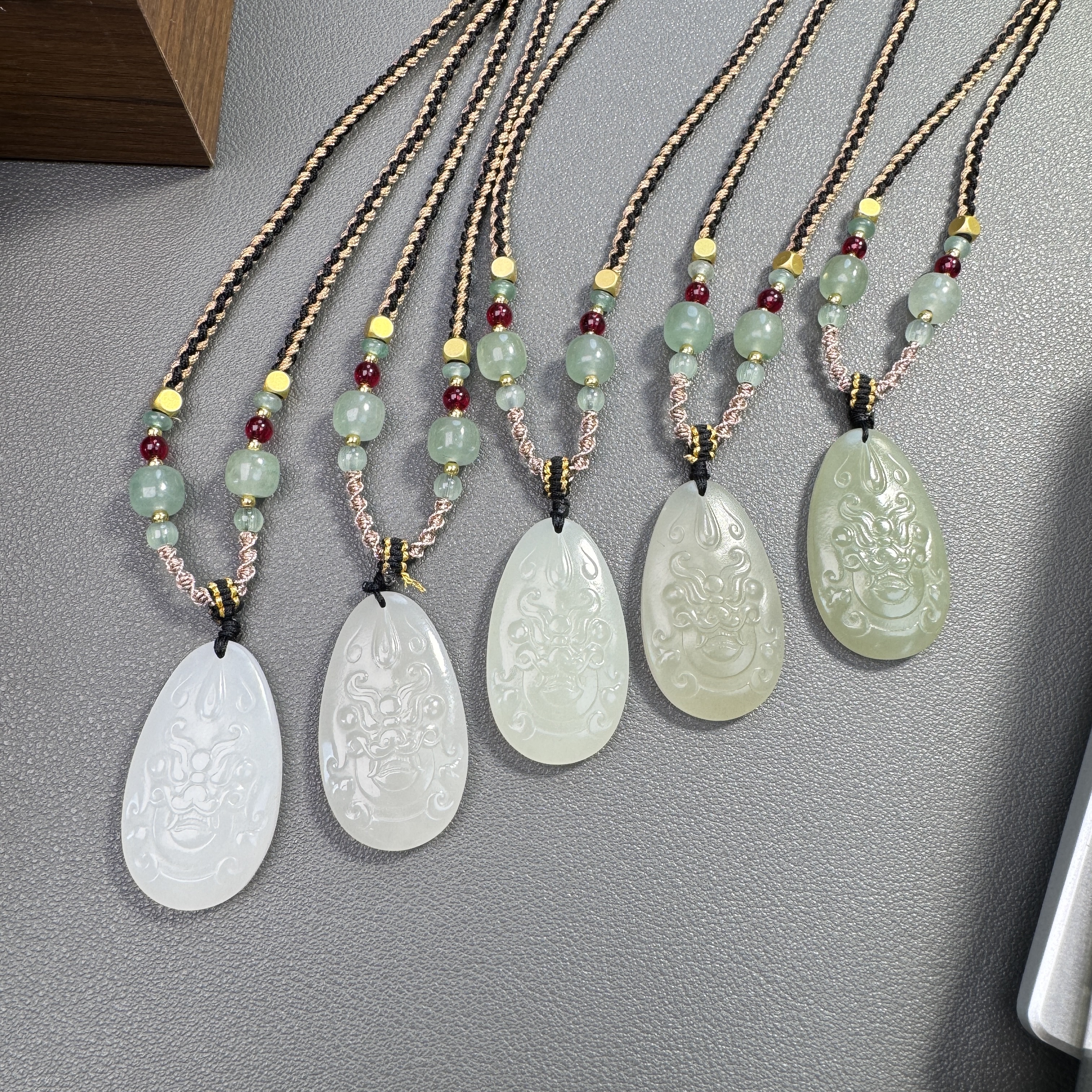 【大足石刻】天然和田玉  貔貅吊坠 附证书 （多样性发其一）1713